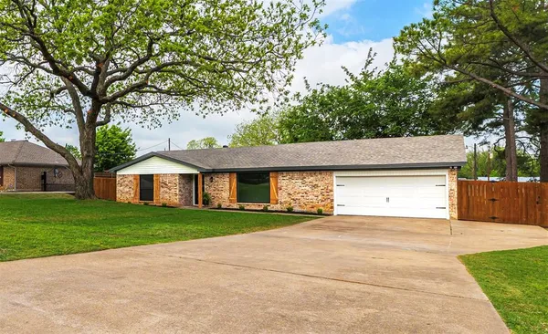 $519,000 | 2004 Tarver Road, Burleson, TX 76028