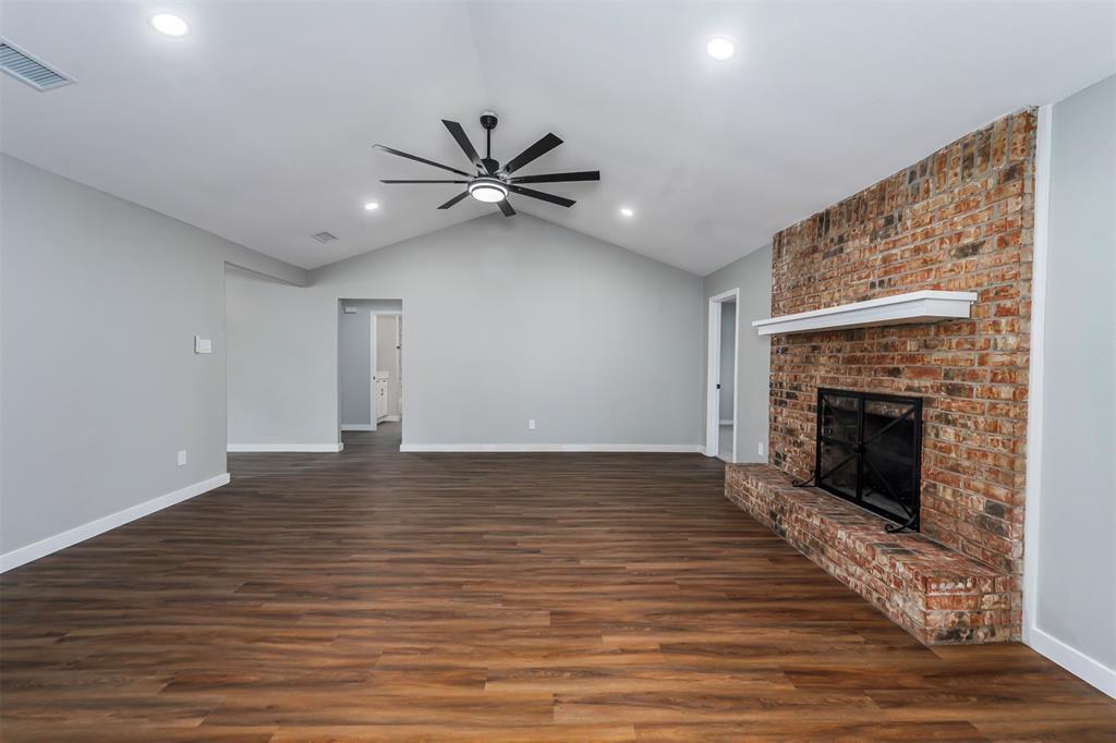 2004 Tarver Road Burleson, TX 76028 - Photo 11 of 28