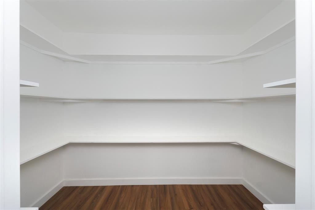 2004 Tarver Road Burleson, TX 76028 - Photo 13 of 28