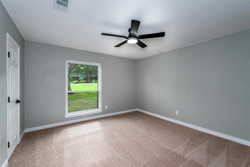 2004 Tarver Road Burleson, TX 76028 - Photo 17 of 28