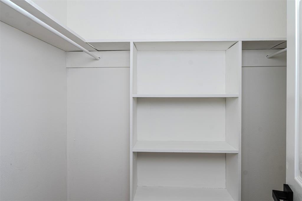 2004 Tarver Road Burleson, TX 76028 - Photo 21 of 28