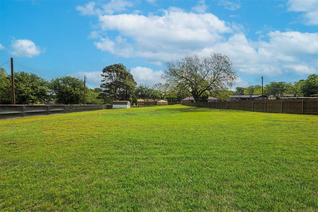 2004 Tarver Road Burleson, TX 76028 - Photo 26 of 28