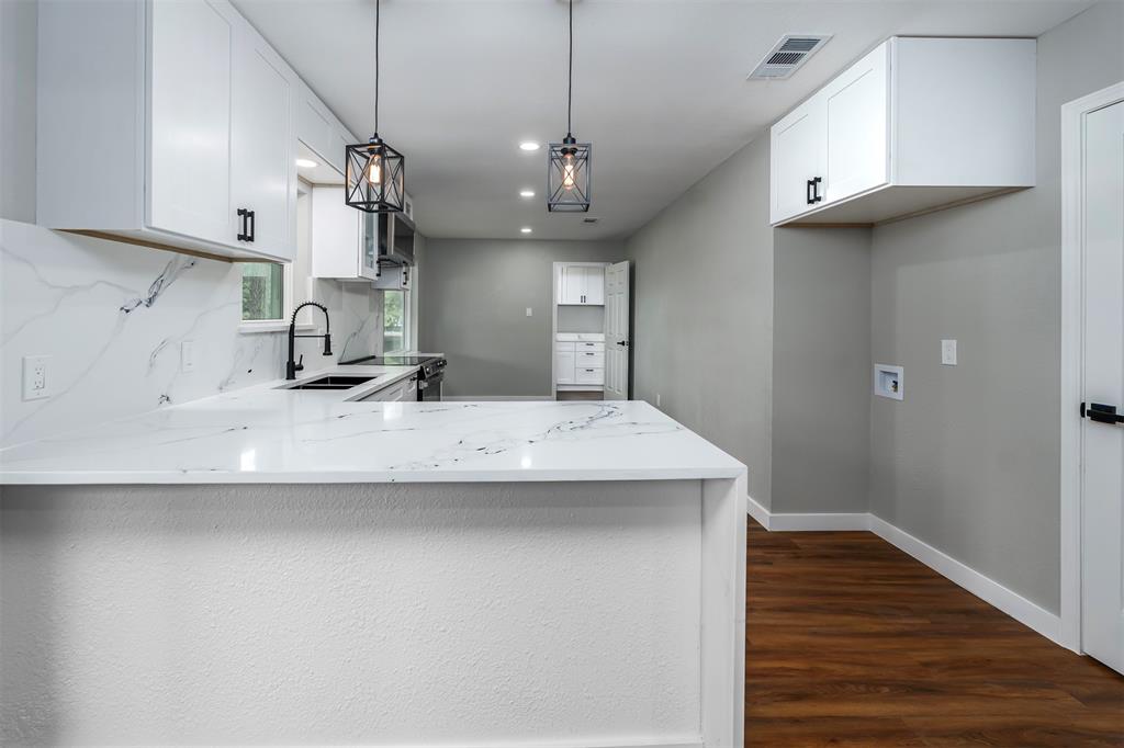 2004 Tarver Road Burleson, TX 76028 - Photo 9 of 28