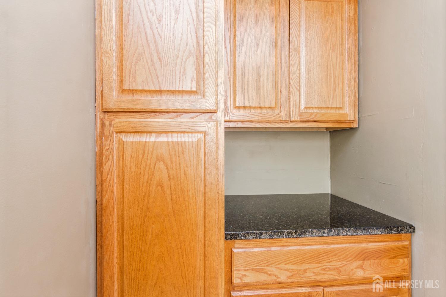 464 Westgate Drive Edison, NJ 08820 - Photo 17 of 31