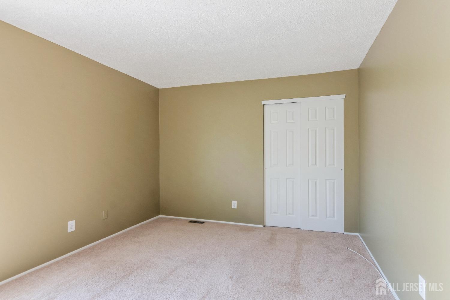 464 Westgate Drive Edison, NJ 08820 - Photo 20 of 31 a view of an empty room