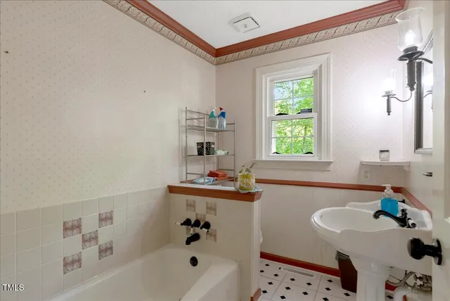 $319,000 | 160 Shadow Brook Drive, Henderson, NC 27537