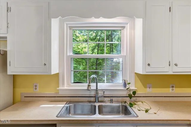 $319,000 | 160 Shadow Brook Drive, Henderson, NC 27537