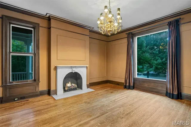 $1,195,000 | 3125 Russell Boulevard, St. Louis, MO 63104