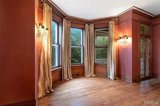 $1,195,000 | 3125 Russell Boulevard, St. Louis, MO 63104