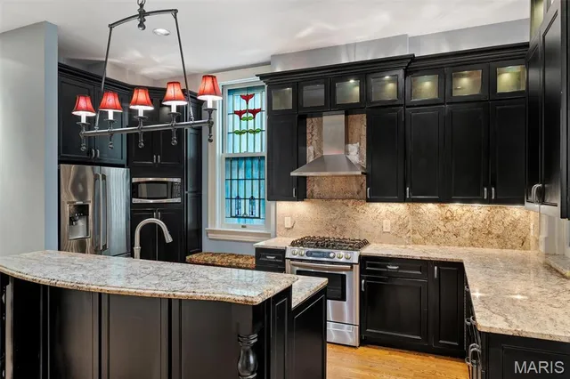 $1,195,000 | 3125 Russell Boulevard, St. Louis, MO 63104