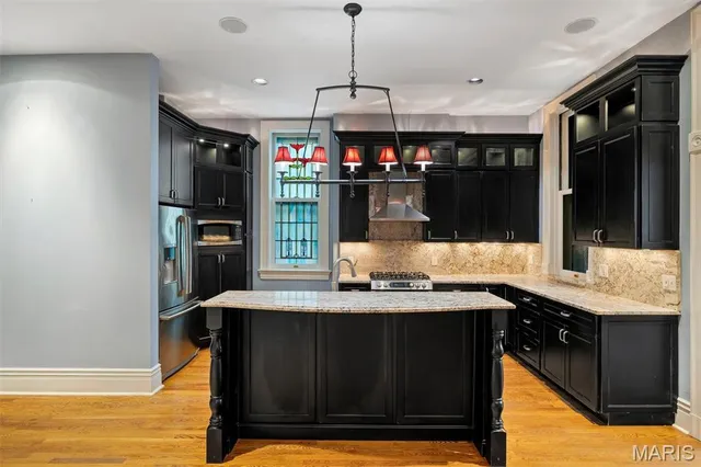 $1,195,000 | 3125 Russell Boulevard, St. Louis, MO 63104