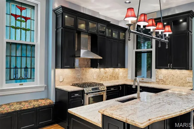 $1,195,000 | 3125 Russell Boulevard, St. Louis, MO 63104