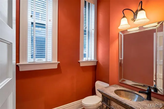 $1,195,000 | 3125 Russell Boulevard, St. Louis, MO 63104