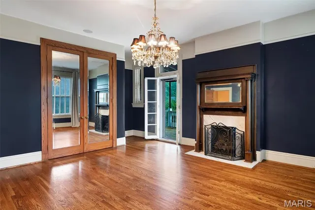 $1,195,000 | 3125 Russell Boulevard, St. Louis, MO 63104