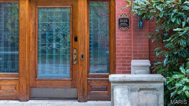 $1,195,000 | 3125 Russell Boulevard, St. Louis, MO 63104
