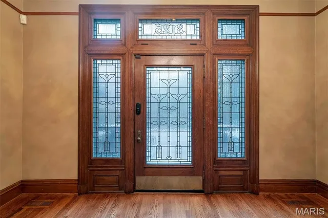 $1,195,000 | 3125 Russell Boulevard, St. Louis, MO 63104