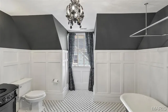 $1,195,000 | 3125 Russell Boulevard, St. Louis, MO 63104