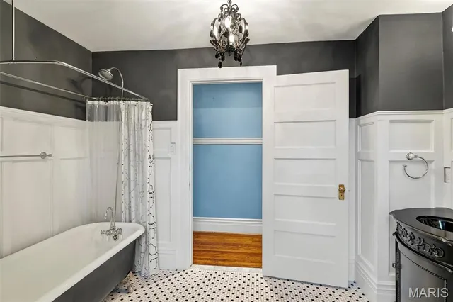 $1,195,000 | 3125 Russell Boulevard, St. Louis, MO 63104