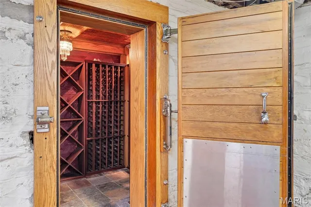 $1,195,000 | 3125 Russell Boulevard, St. Louis, MO 63104