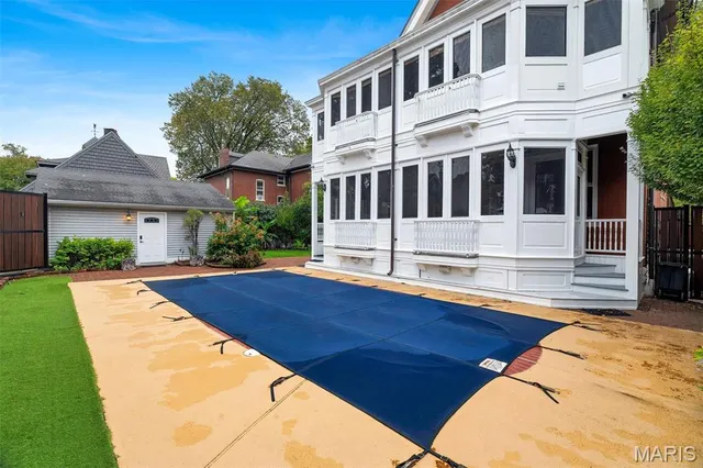 $1,195,000 | 3125 Russell Boulevard, St. Louis, MO 63104