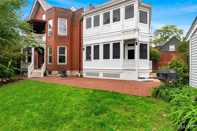 $1,195,000 | 3125 Russell Boulevard, St. Louis, MO 63104