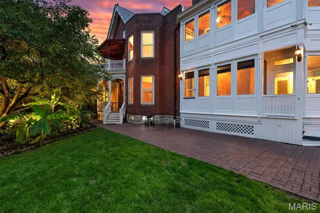 $1,195,000 | 3125 Russell Boulevard, St. Louis, MO 63104