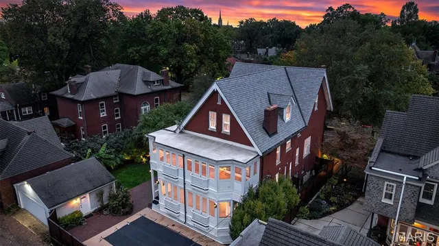 $1,195,000 | 3125 Russell Boulevard, St. Louis, MO 63104