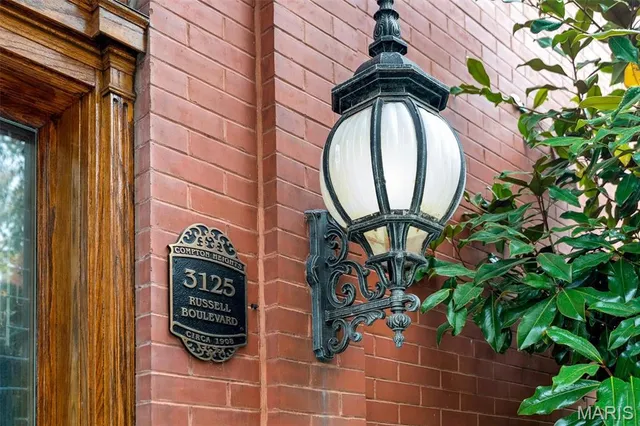 $1,195,000 | 3125 Russell Boulevard, St. Louis, MO 63104