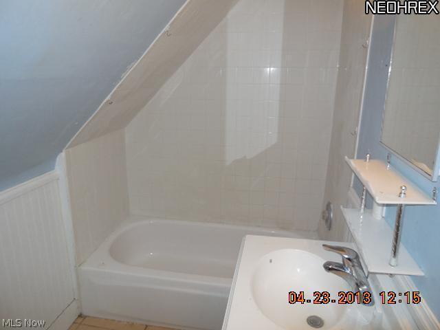 2192 Rexwood Road Cleveland, OH 44118 - Photo 6 of 13 Gallery Image 6