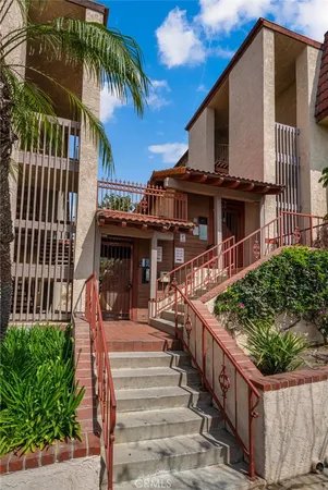 $565,000 | 2101 East 21st Street, Unit 113, Signal Hill, CA 90755
