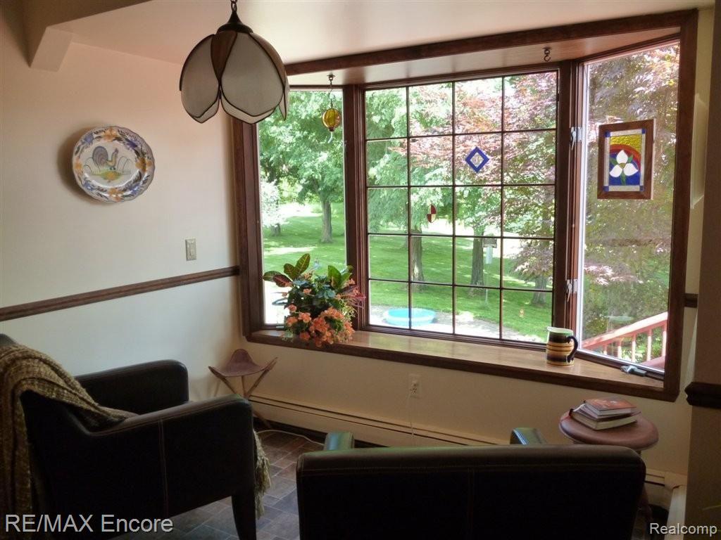 8550 Allen Road Clarkston, MI 48348 - Photo 11 of 26 Breakfast nook view