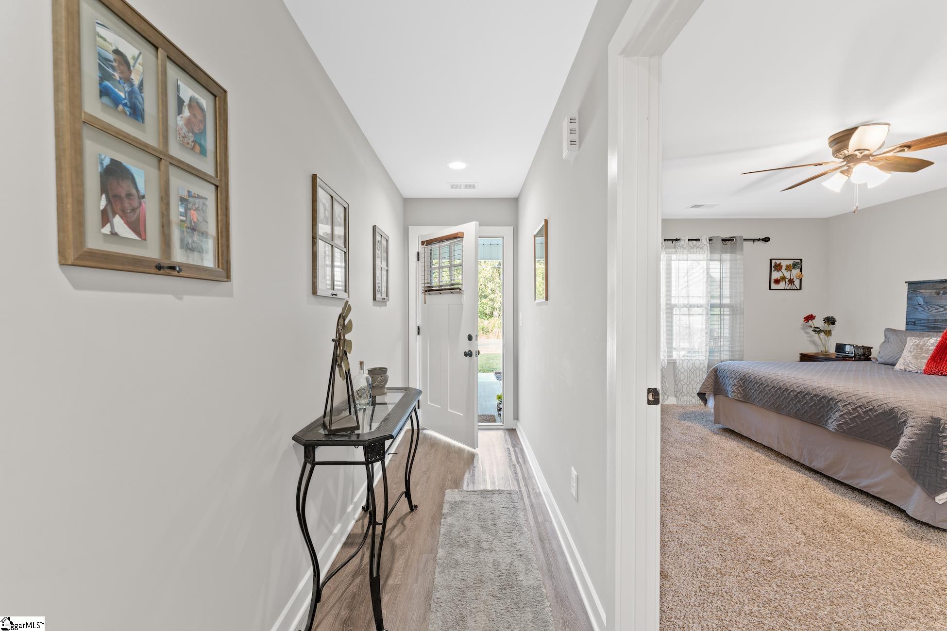 7545 Old Laurens Road Gray Court, SC 29645 - Photo 4 of 25 Gallery Image 4