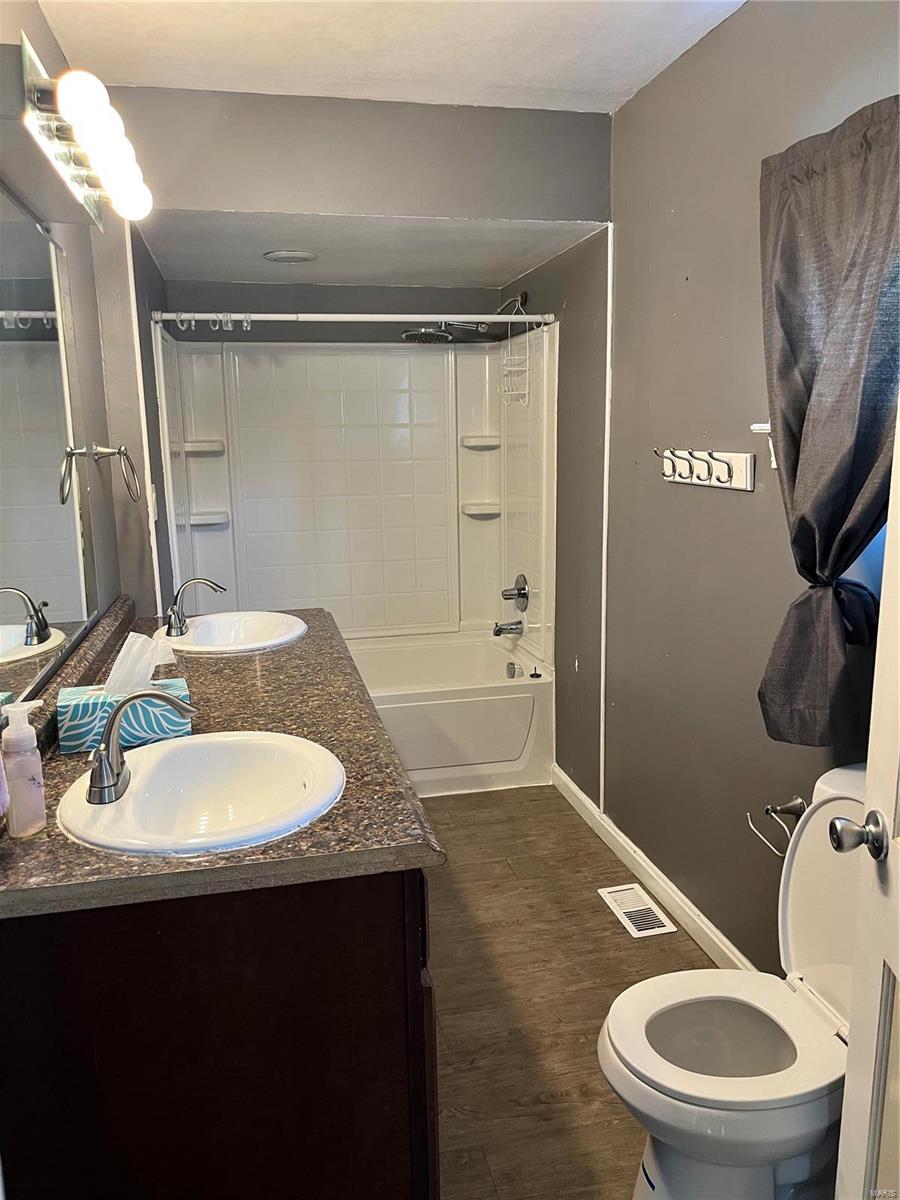 2953 Ridgeway Avenue St. John, MO 63114 - Photo 17 of 35