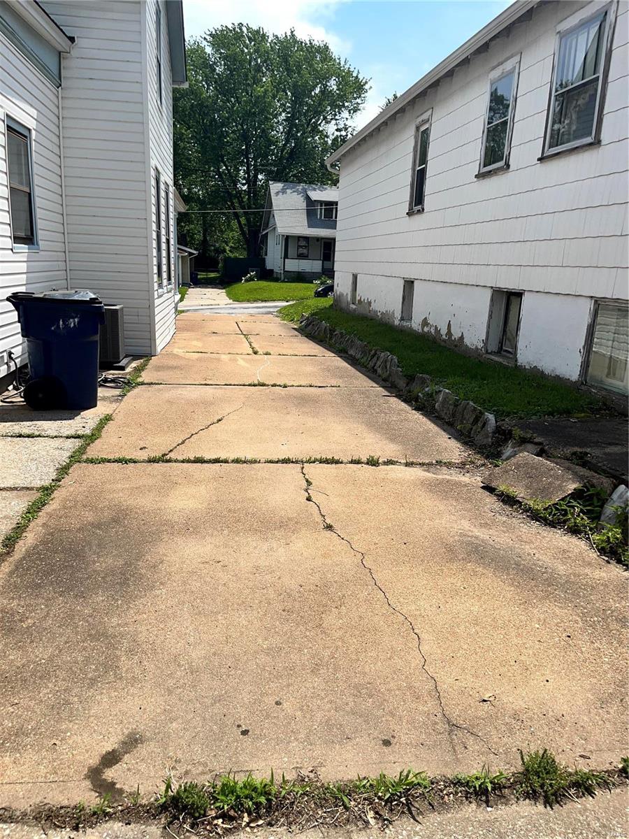 2953 Ridgeway Avenue St. John, MO 63114 - Photo 29 of 35