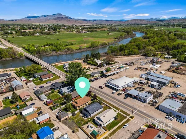 $340,000 | 611 North Washington Avenue, Emmett, ID 83617