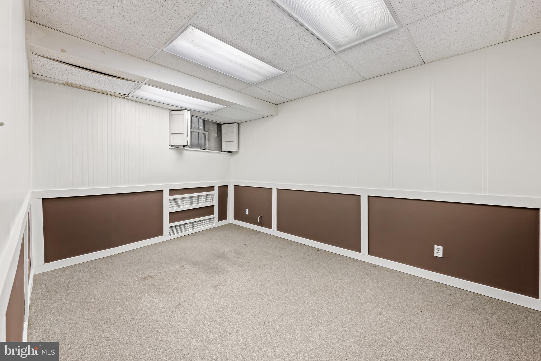 212 Duke Of Gloucester Street Annapolis, MD 21401 - Photo 15 of 23 a view of an empty room