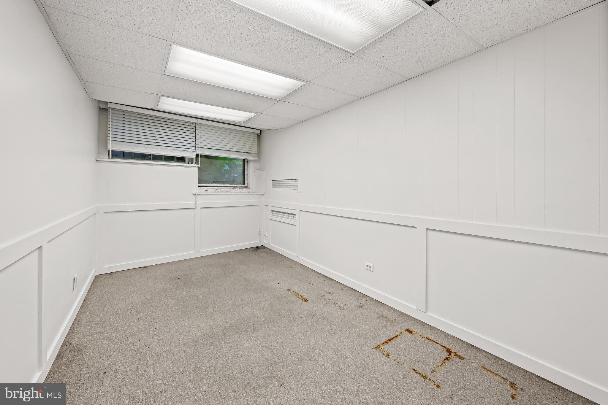 212 Duke Of Gloucester Street Annapolis, MD 21401 - Photo 17 of 23 a view of an empty room