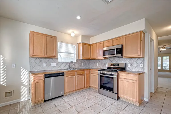 $1,999 | 17038 Midnight Sun Lane, Richmond, TX 77407