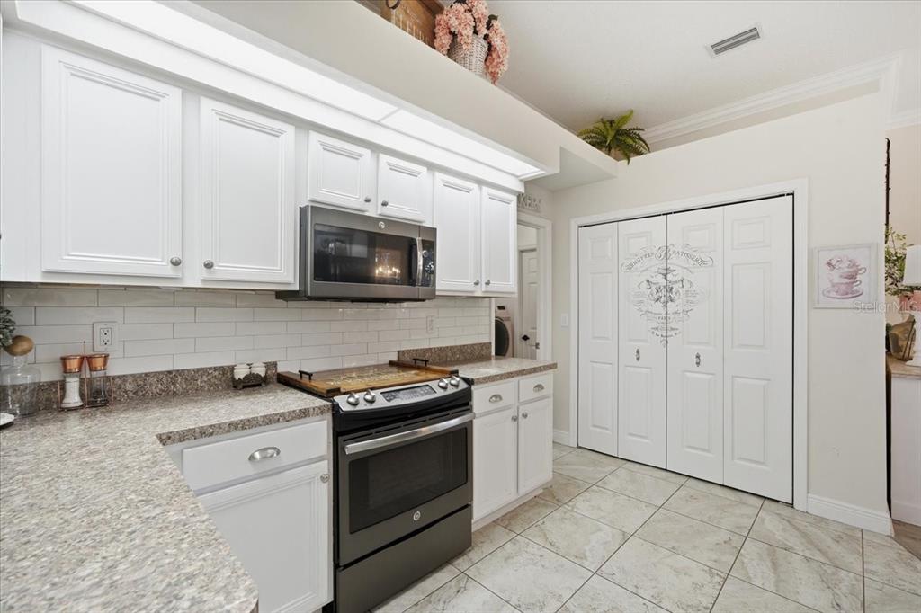 6320 Kingway Lane Spring Hill, FL 34608 - Photo 12 of 36