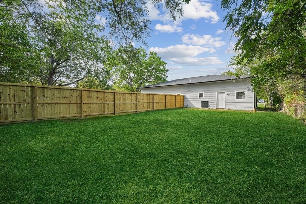 808 Beaumont Street Anahuac, TX 77514 - Photo 15 of 15