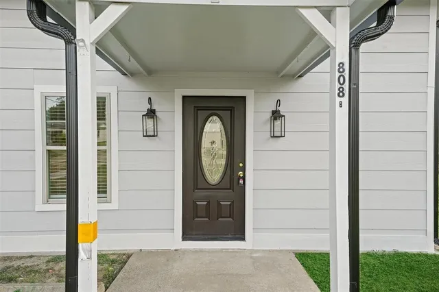 $329,000 | 808 Beaumont Street, Anahuac, TX 77514