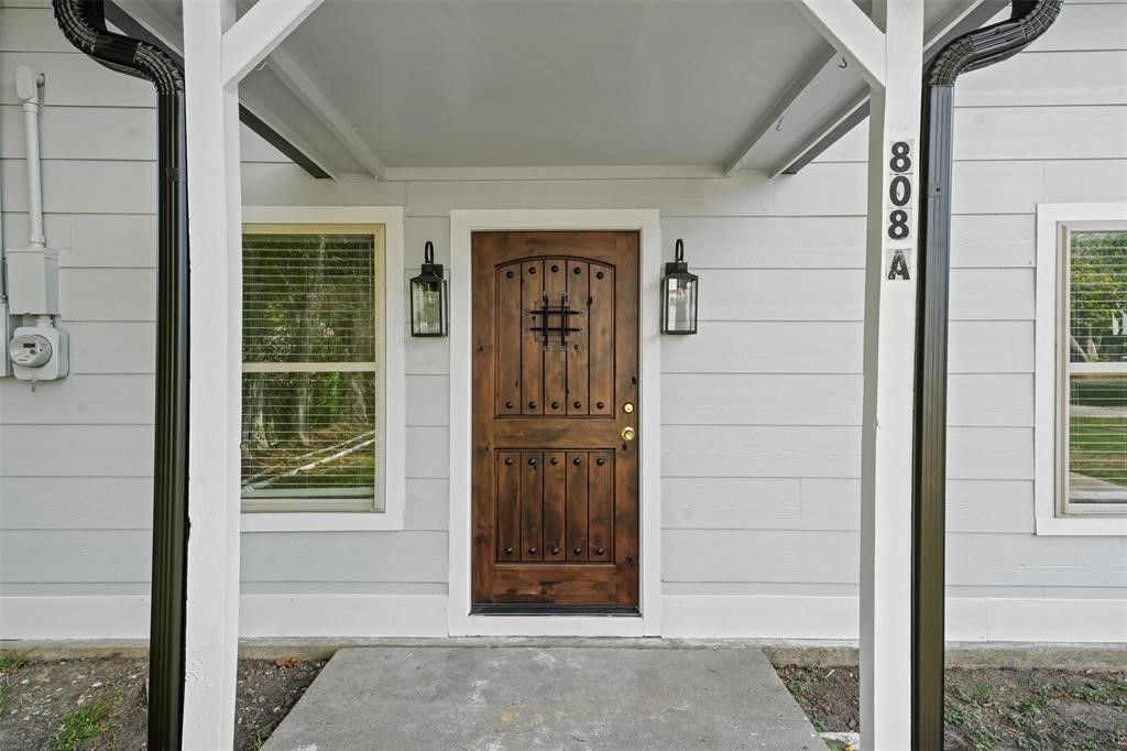 808 Beaumont Street Anahuac, TX 77514 - Photo 7 of 15