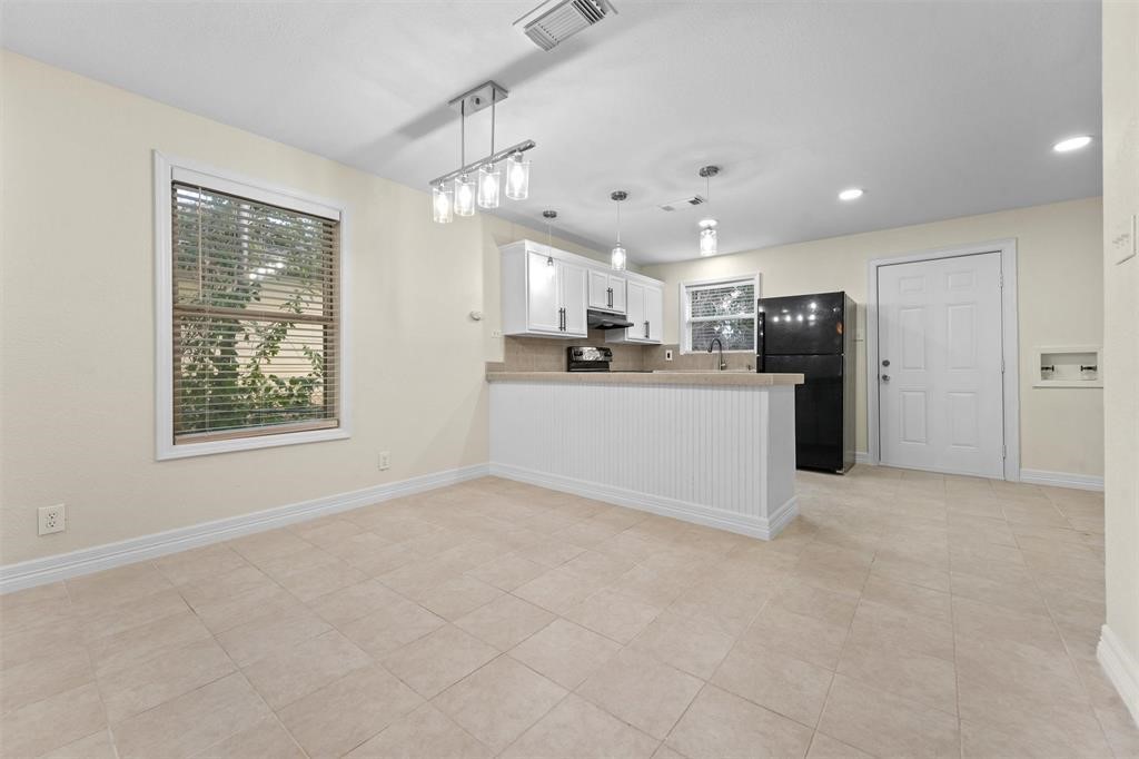 808 Beaumont Street Anahuac, TX 77514 - Photo 10 of 15