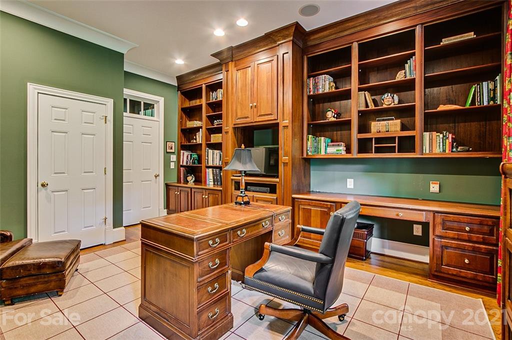 2215 Old Lexington Road Asheboro, NC 27205 - Photo 18 of 48 a room with furniture and cabinets