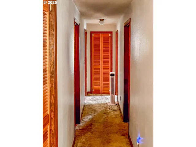 $750,000 | 1810 Rifle Range Street, Roseburg, OR 97470