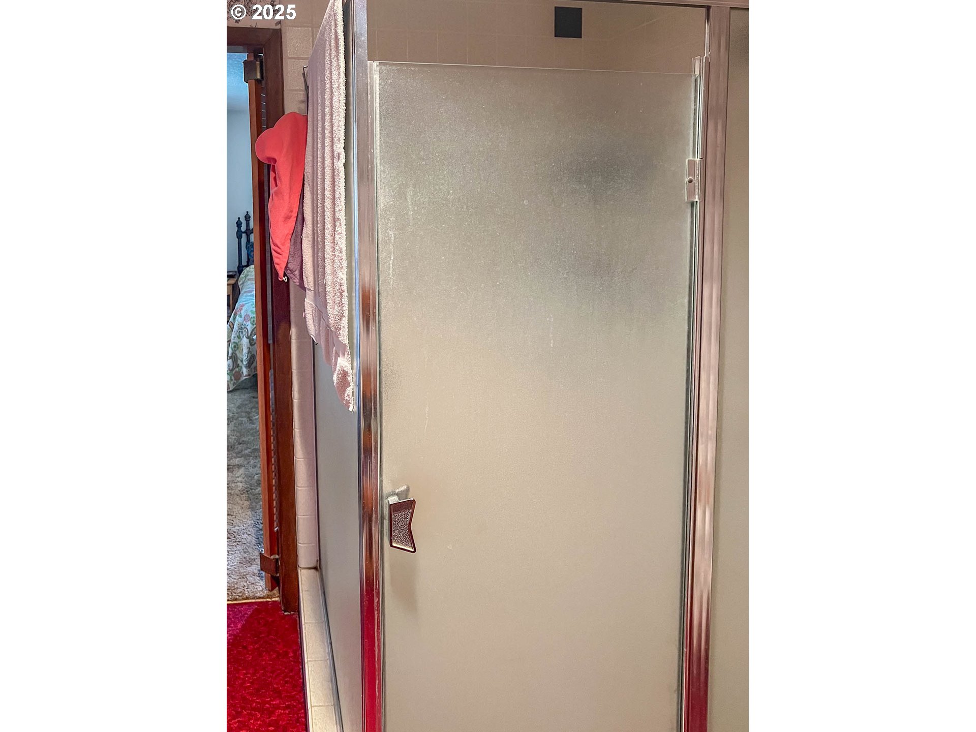 1810 Rifle Range Street Roseburg, OR 97470 - Photo 22 of 37 Bathroom, Attached