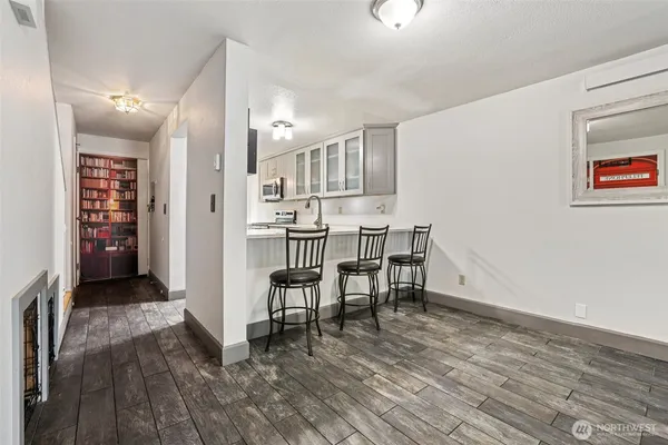$349,999 | 280 Newport Way Northwest, Unit B14, Issaquah, WA 98027