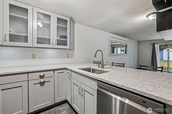 $349,999 | 280 Newport Way Northwest, Unit B14, Issaquah, WA 98027