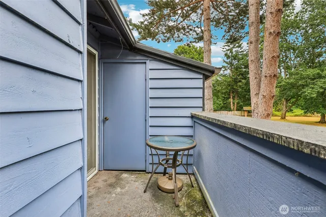 $400,000 | 280 Newport Way Northwest, Unit B14, Issaquah, WA 98027