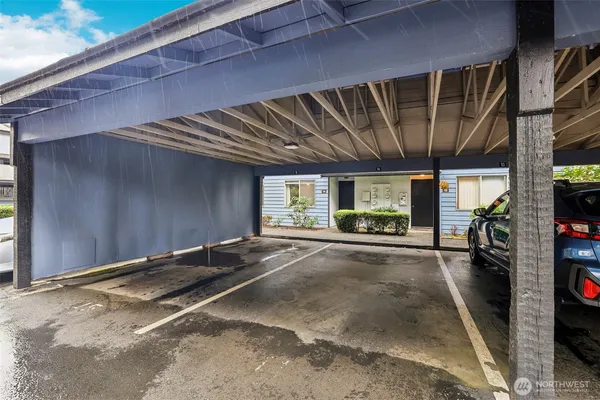 $349,999 | 280 Newport Way Northwest, Unit B14, Issaquah, WA 98027